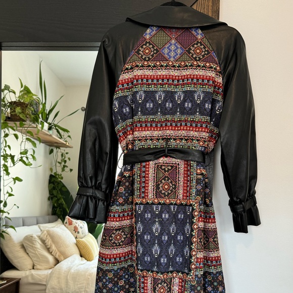 Alice + Olivia STUNNING trench size XS $995 msrp - Picture 6 of 8